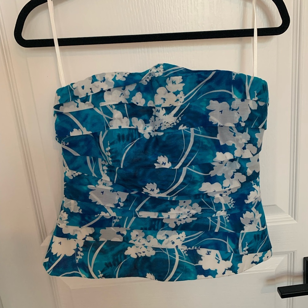 White House Black Market Strapless, structured Top - floral print, zip up Size 6